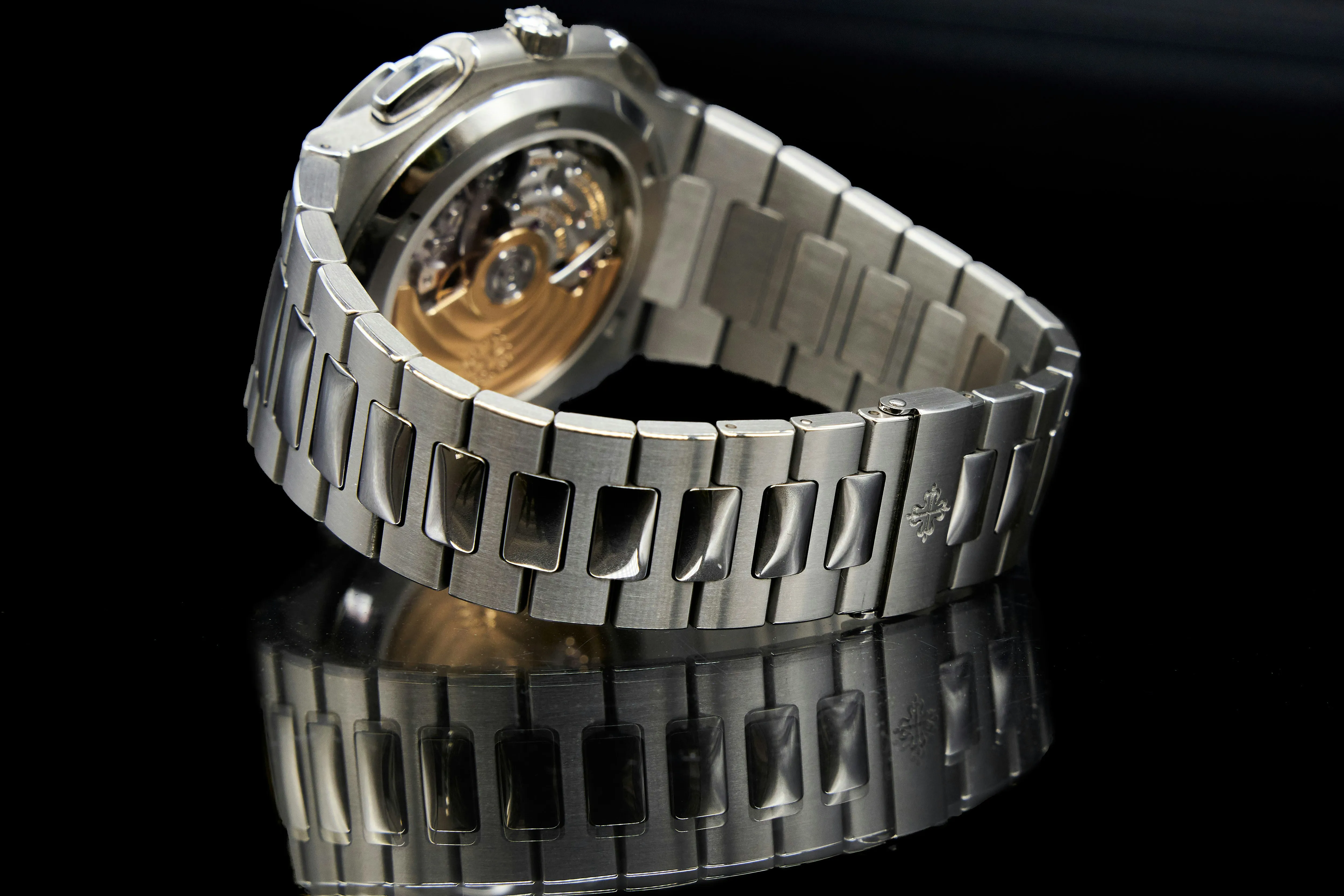 Patek Philippe Nautilus 5990/1A 40.5mm Stainless steel Baton 15