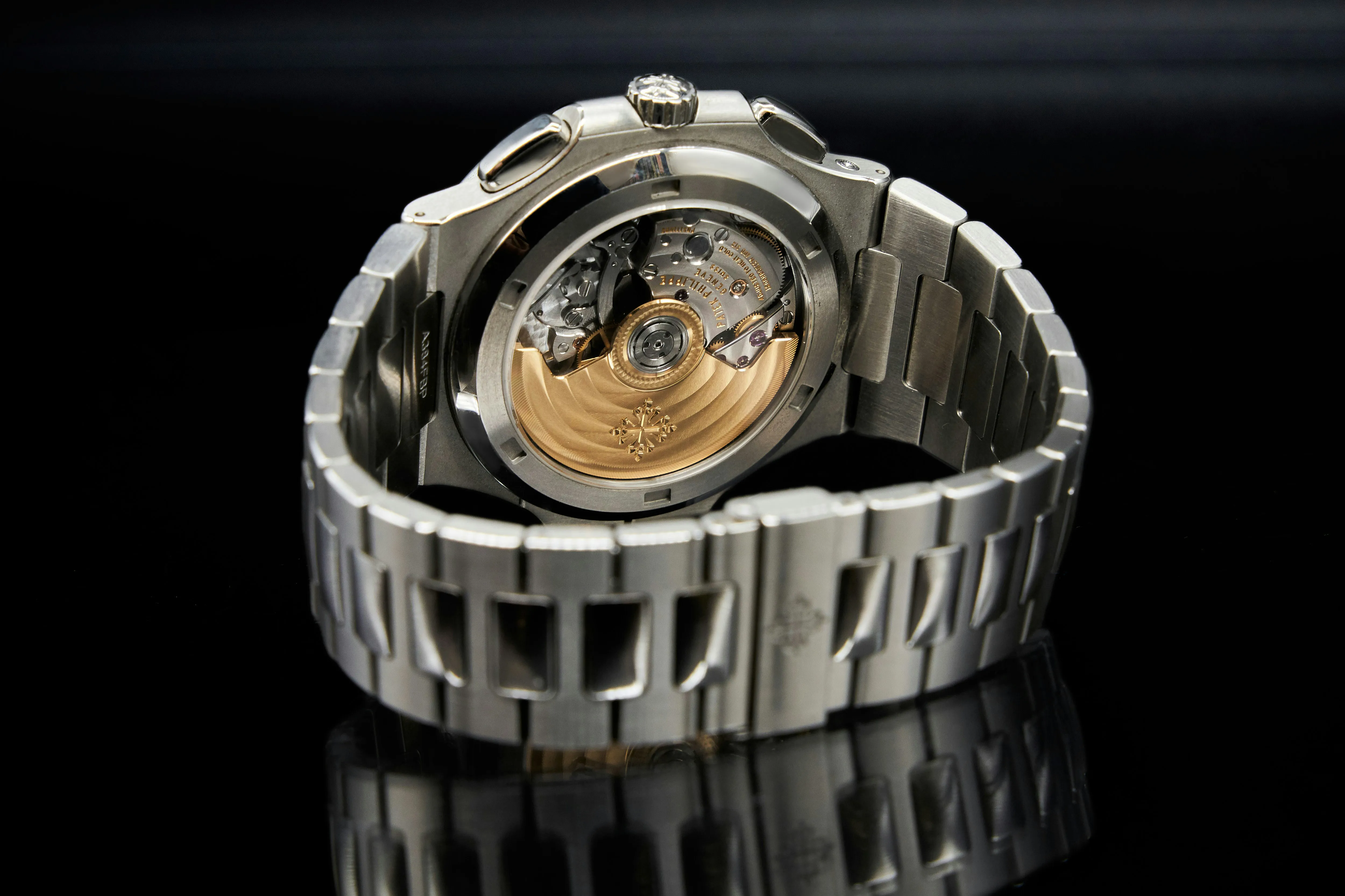 Patek Philippe Nautilus 5990/1A 40.5mm Stainless steel Baton 16