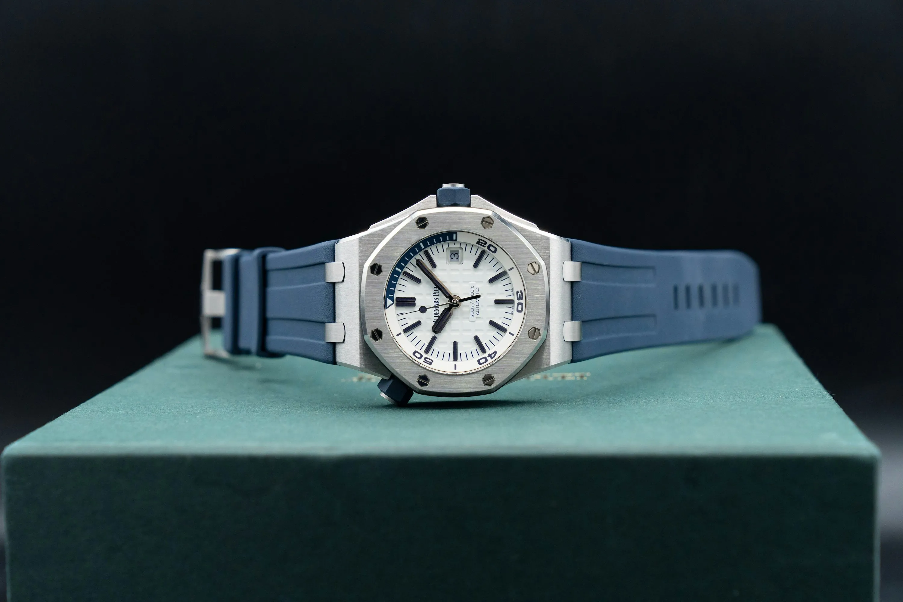 Audemars Piguet Royal Oak Offshore Diver 15710ST.OO.A010CA.01 42mm Stainless steel White 1