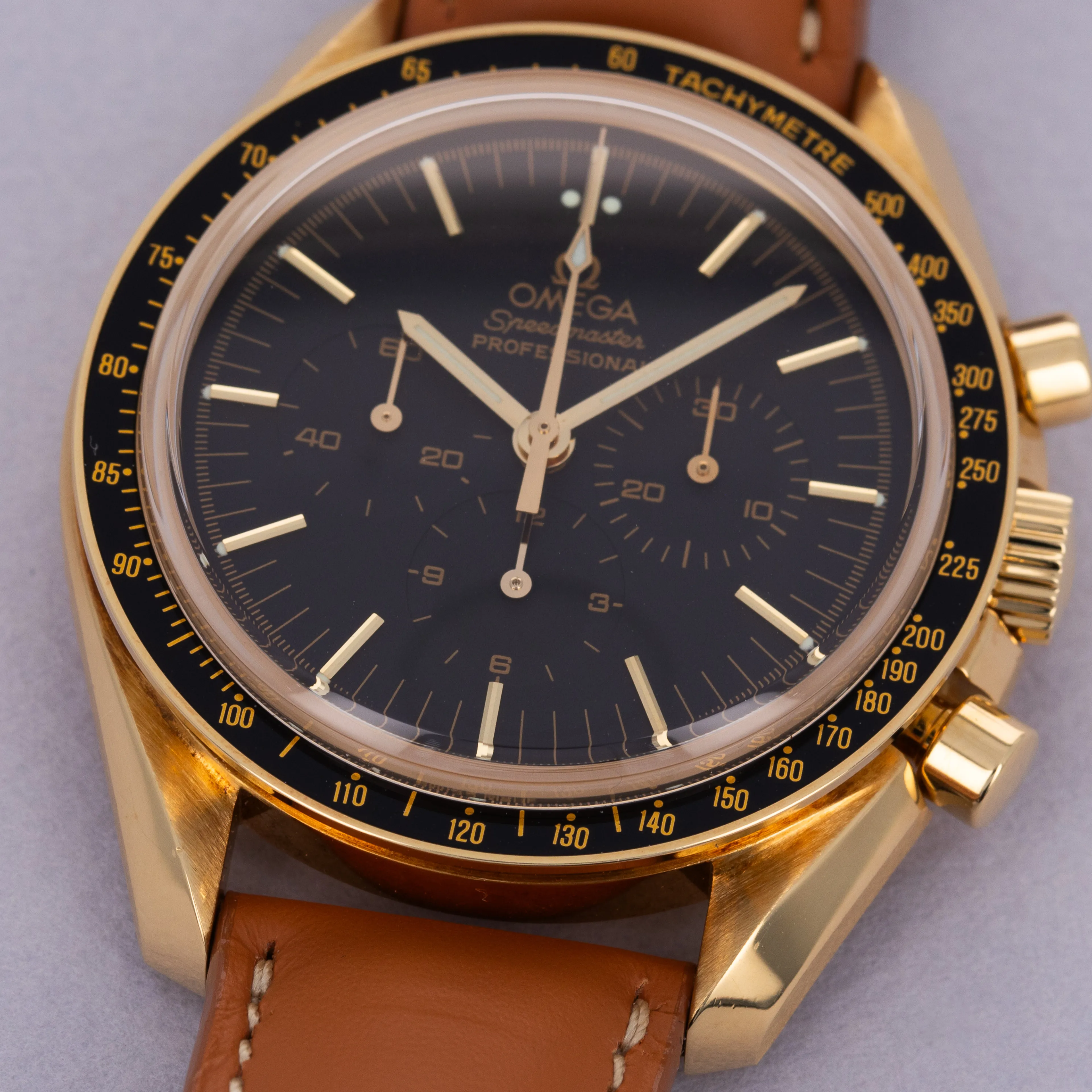 Omega Speedmaster 145.00.52 42mm Yellow gold Black 2