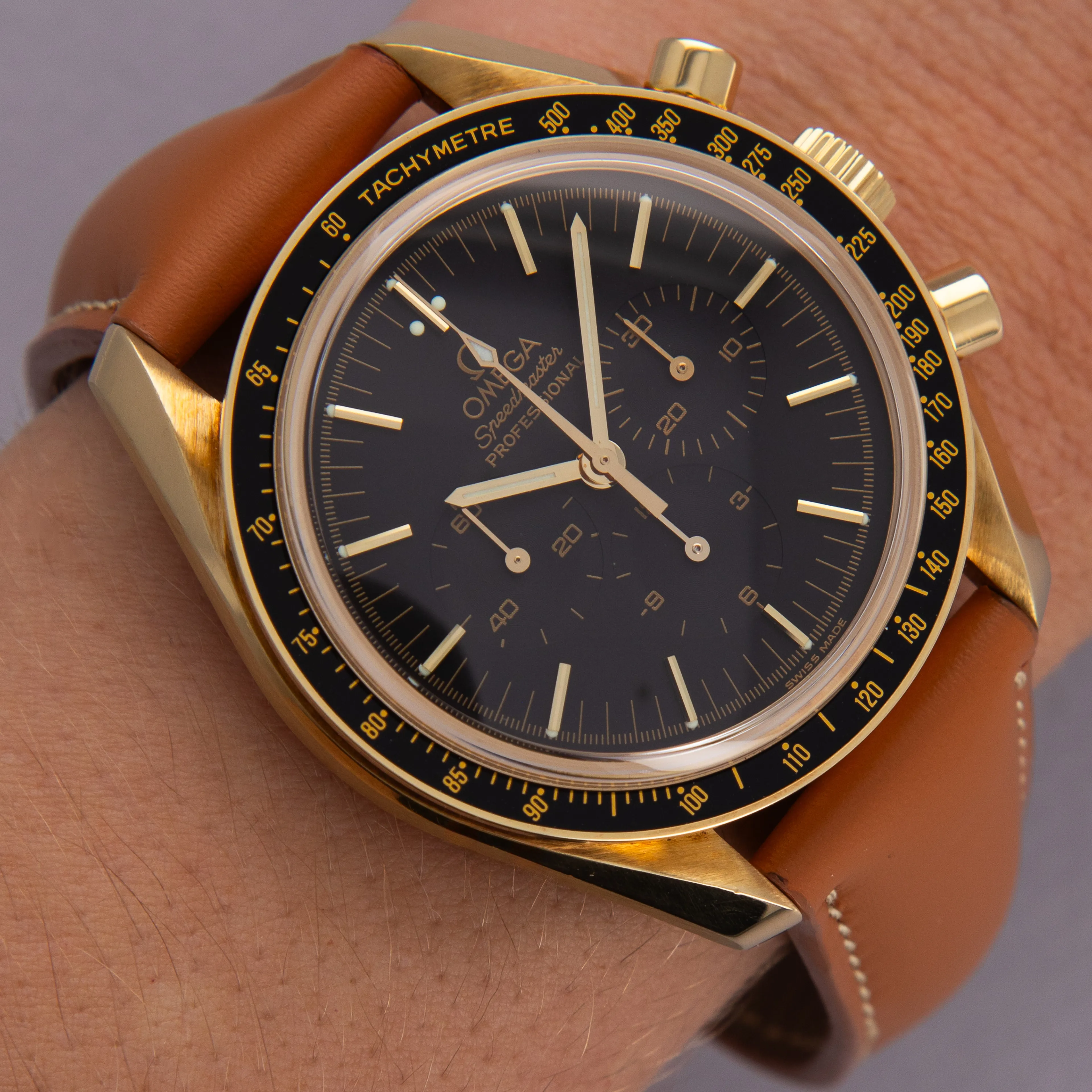 Omega Speedmaster 145.00.52 42mm Yellow gold Black 15