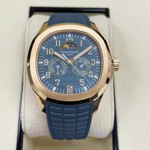 Patek Philippe Aquanaut 5261R-001 40mm Rose gold Blue 1