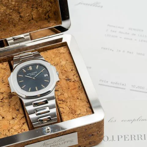 Patek Philippe Nautilus 3700 42mm Stainless steel Black 10