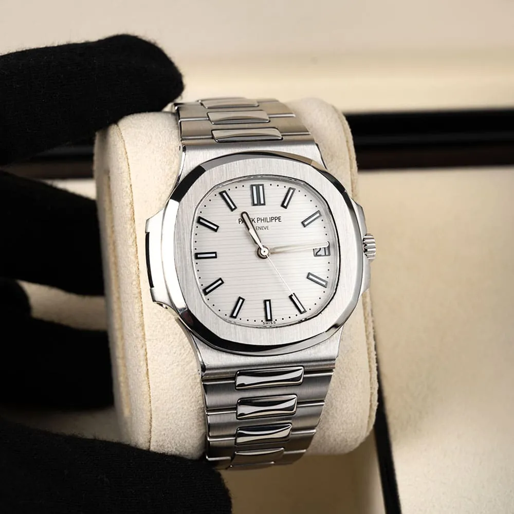 Patek Philippe Nautilus 5711/1A-011 40mm Stainless steel White 2