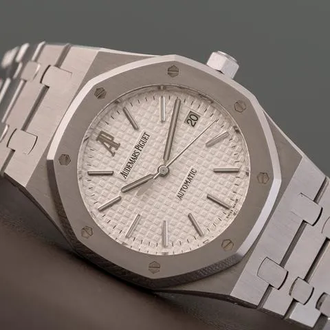 Audemars Piguet Royal Oak 15300ST.OO.1220ST.01 39mm Stainless steel Silver