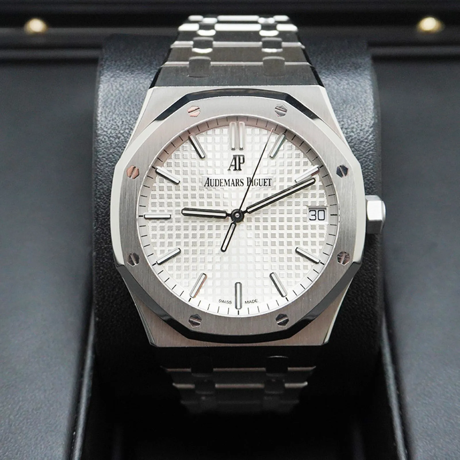 Audemars Piguet Royal Oak 15500ST.OO.1220ST.04 41mm Stainless steel Silver