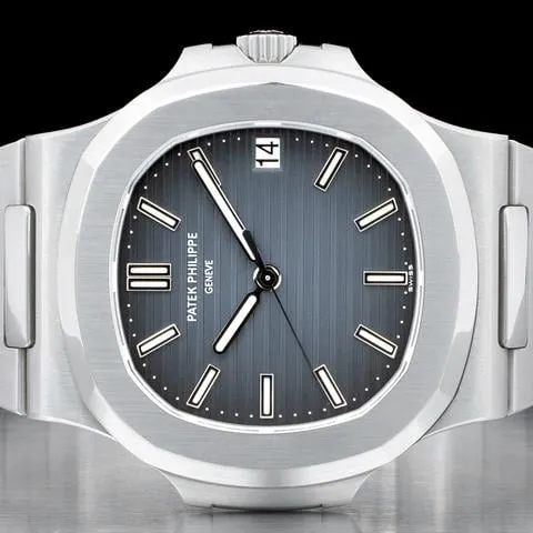 Patek Philippe Nautilus 5711/1A-001 40mm Stainless steel Blue