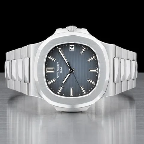 Patek Philippe Nautilus 5711/1A-001 40mm Stainless steel Blue 2