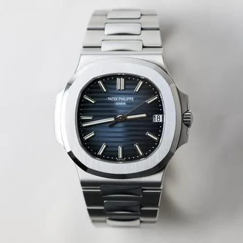 Patek Philippe Nautilus 5711/1A-010 40mm Stainless steel Blue