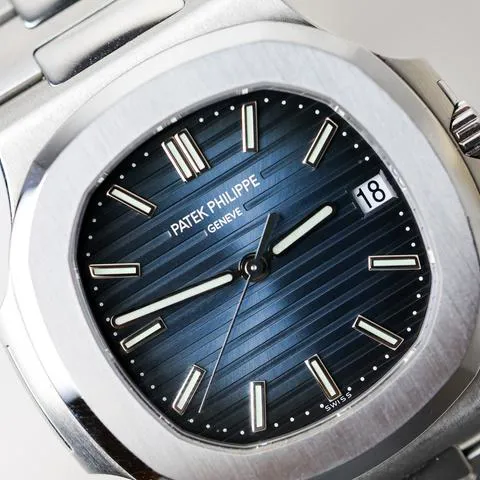 Patek Philippe Nautilus 5711/1A-010 40mm Stainless steel Blue 7