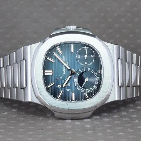 Patek Philippe Nautilus Moonphase 5712/1A-001 40mm Stainless steel Blue