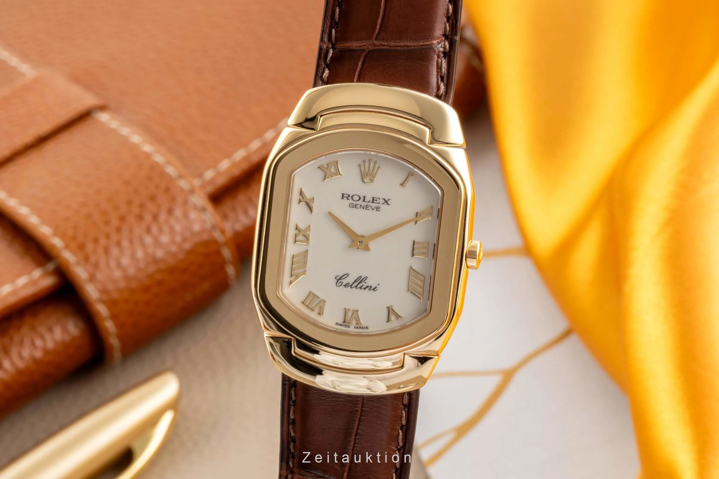 Rolex Cellini 6633 29.5mm Yellow gold