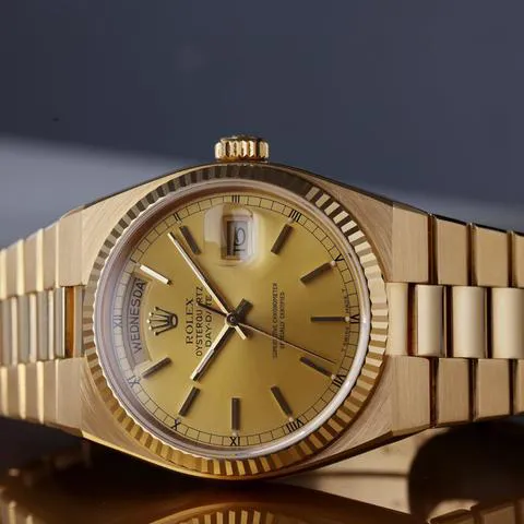 Rolex Day-Date Oysterquartz 19018 36mm Yellow gold Gold 1