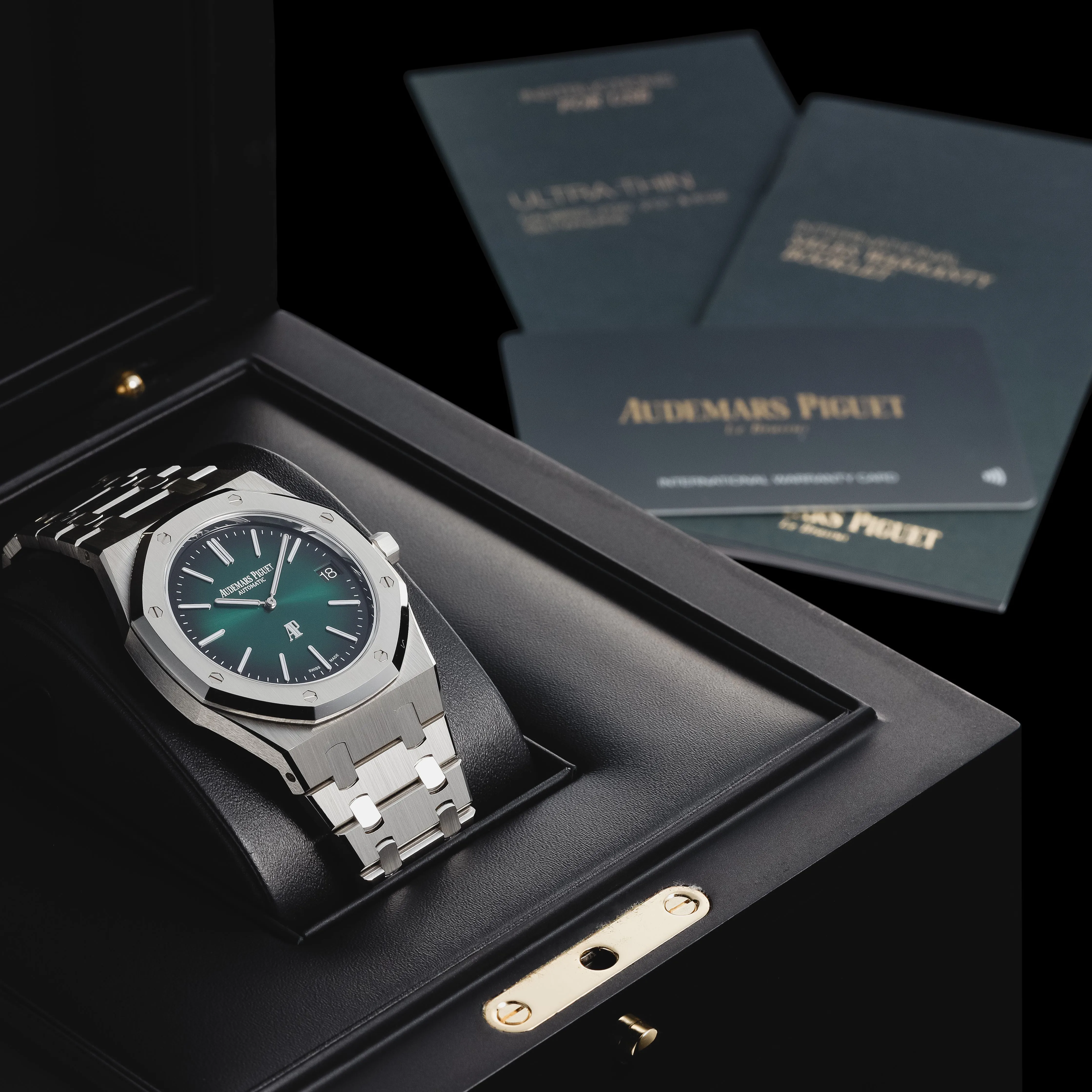 Audemars Piguet Royal Oak 15202PT.OO.1240PT.01 39mm Platinum Green 4