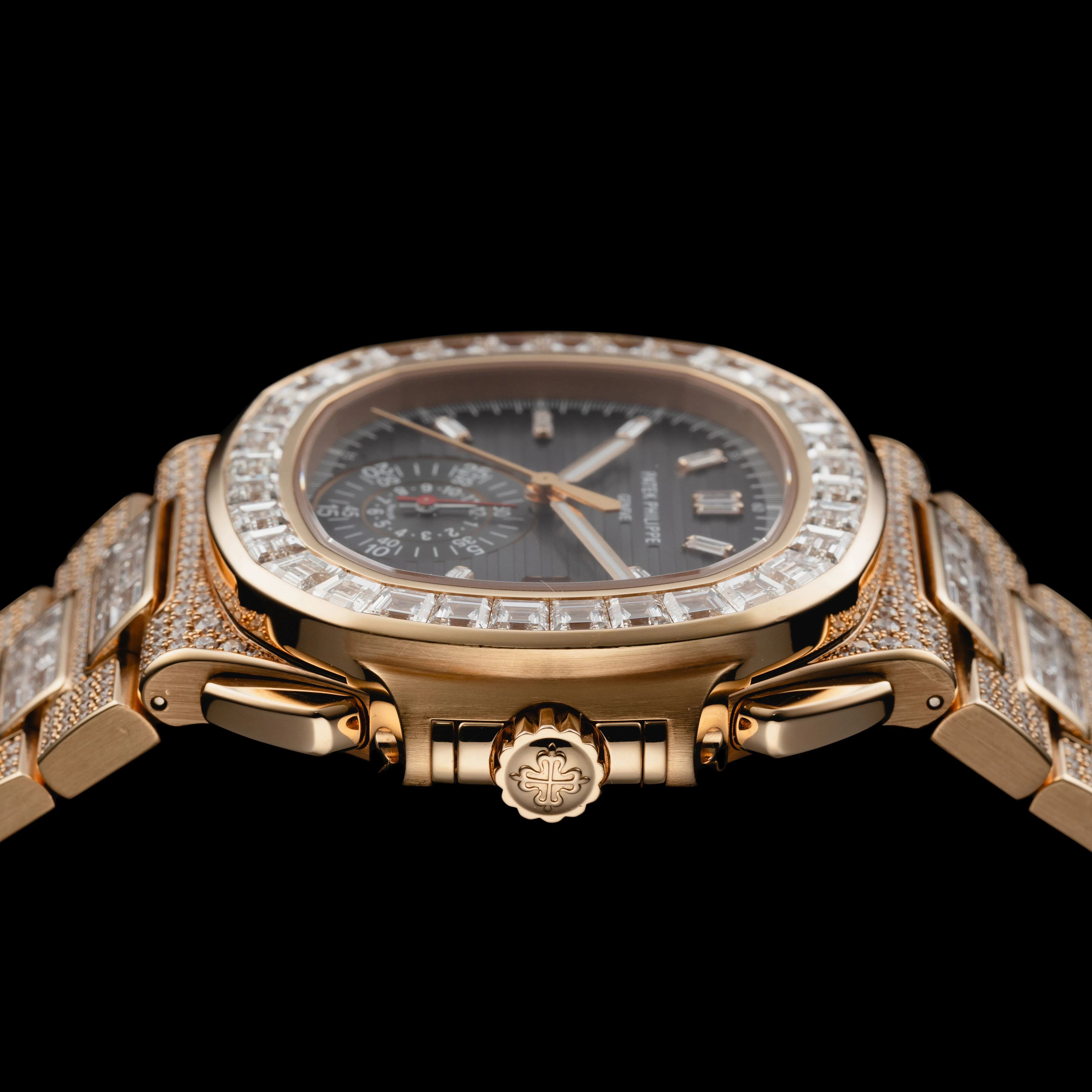 Patek Philippe Nautilus 5980/1400R-012 39mm Diamond and 18k rose gold 2