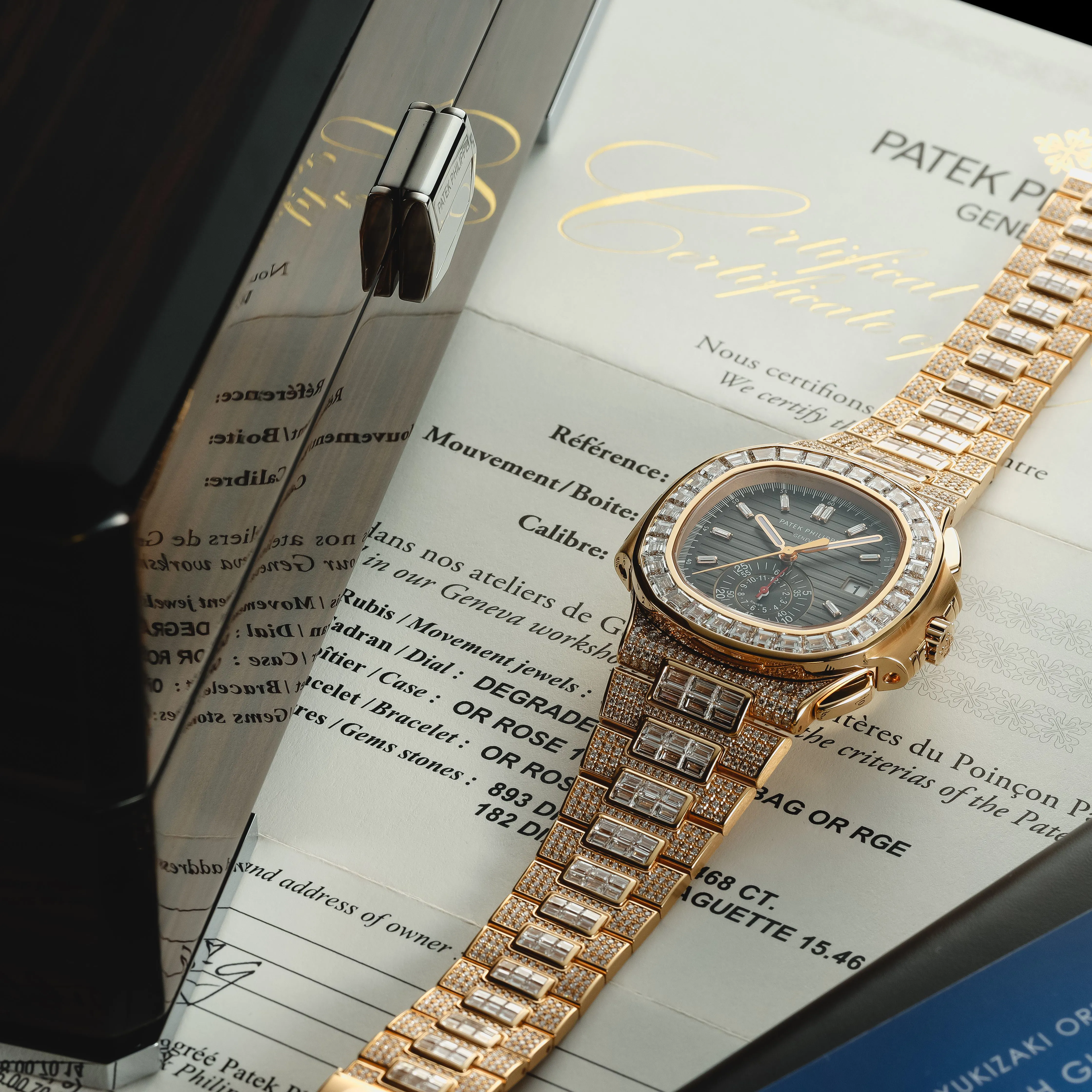 Patek Philippe Nautilus 5980/1400R-012 39mm Diamond and 18k rose gold 4