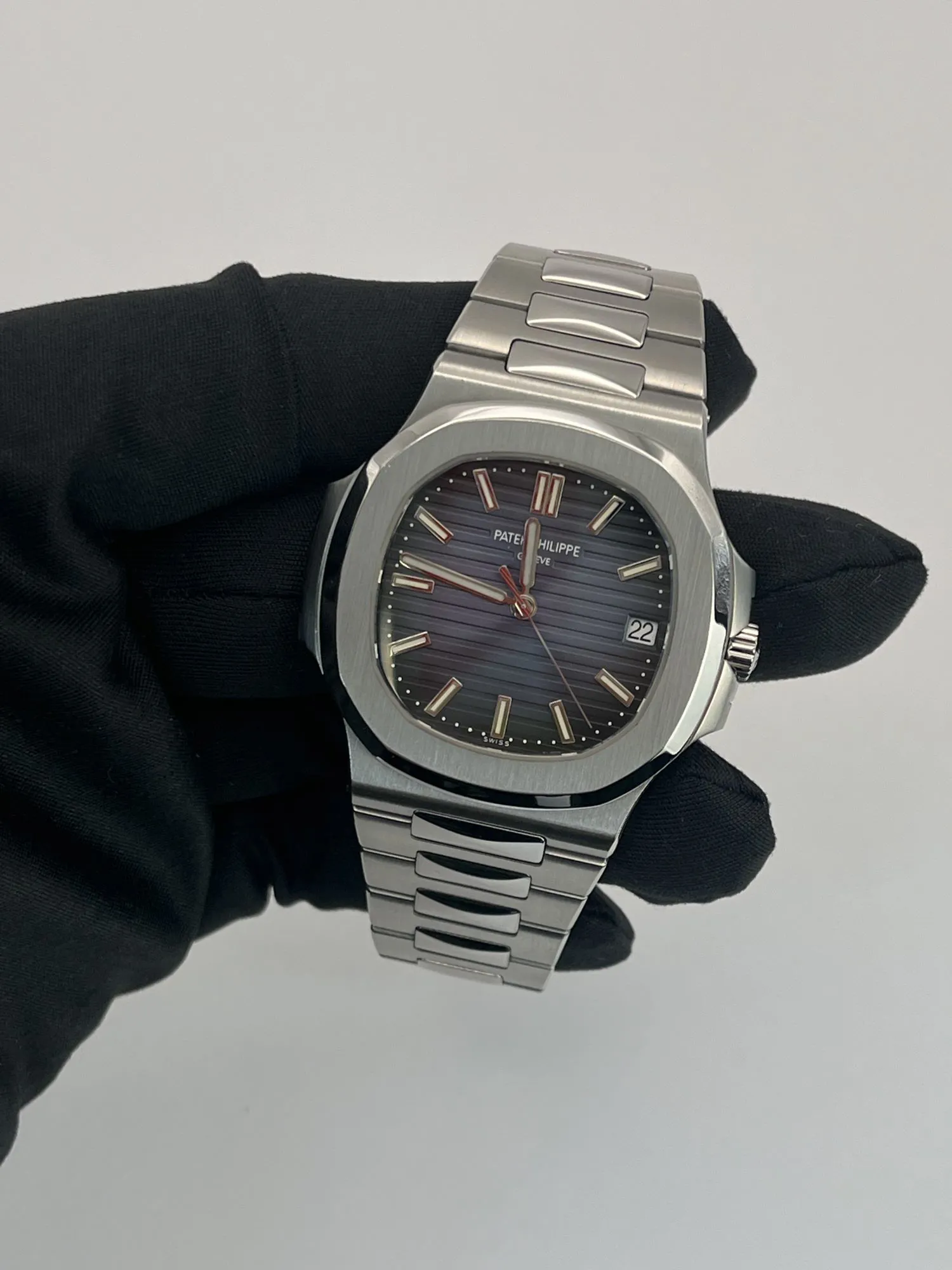 Patek Philippe Nautilus 5711/1A-010 40mm Stainless steel Blue 2