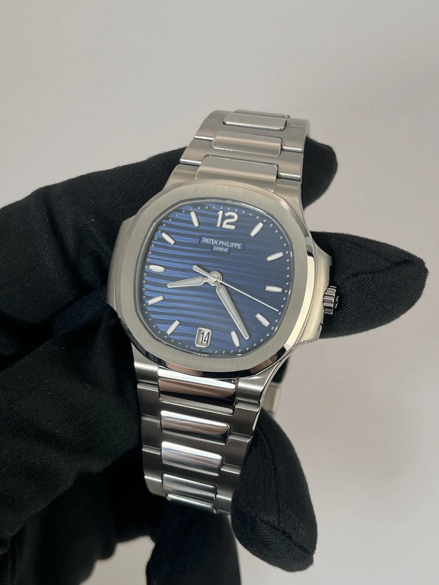 Patek Philippe Nautilus 7118/1A-001 35mm Stainless steel Blue 2