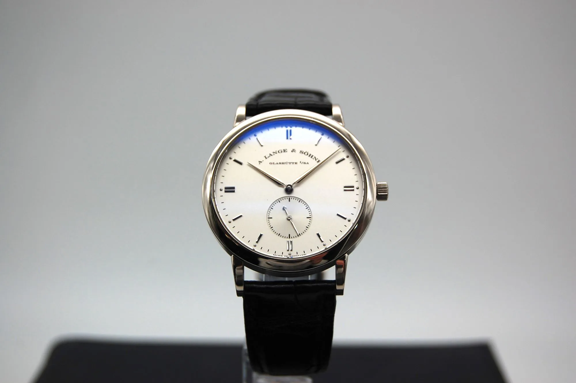 A. Lange & Söhne Saxonia 215.026 37.5mm White gold and Sapphire Silvered 4