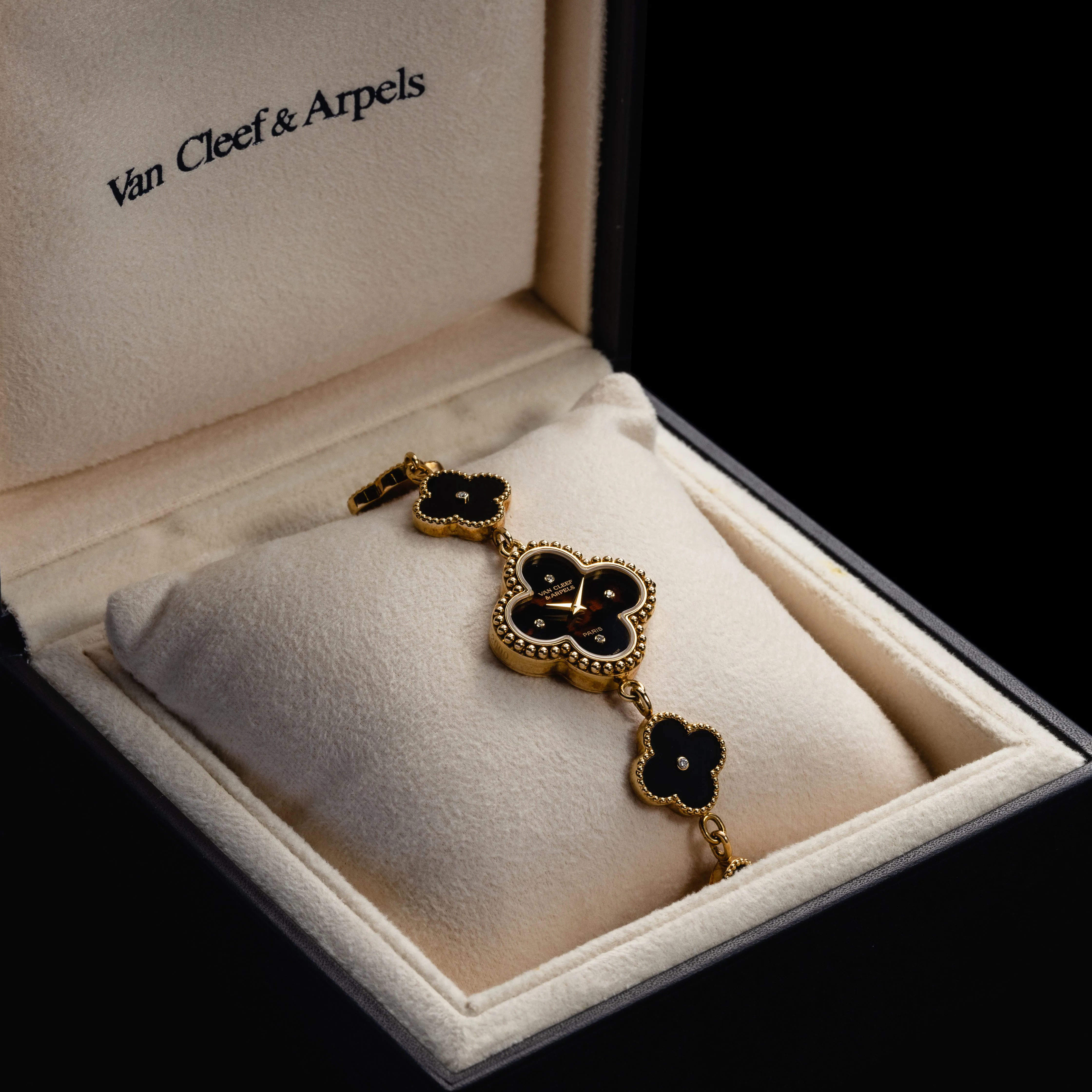 Van Cleef & Arpels Alhambra 122974 26mm 18k yellow gold 3