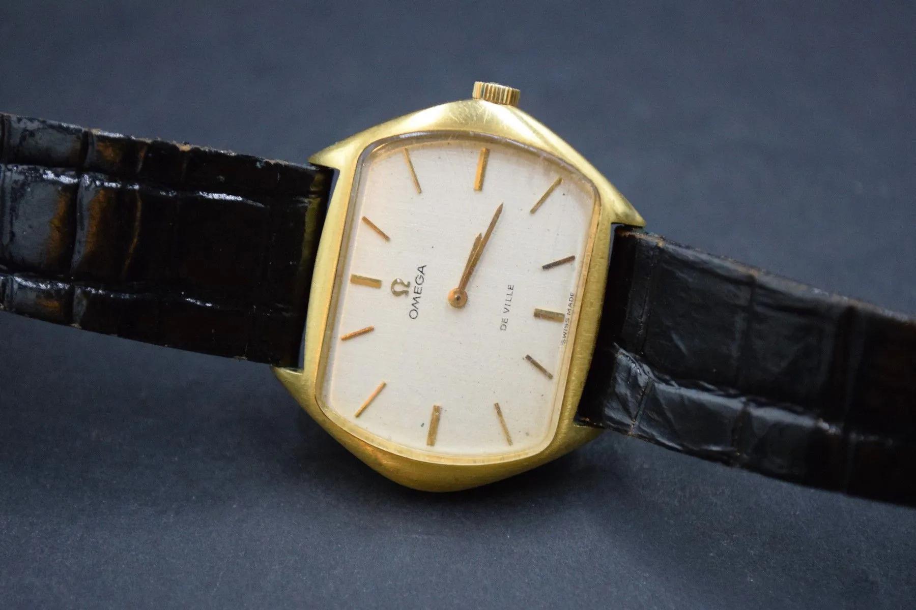 Omega De Ville 33mm Yellow gold White