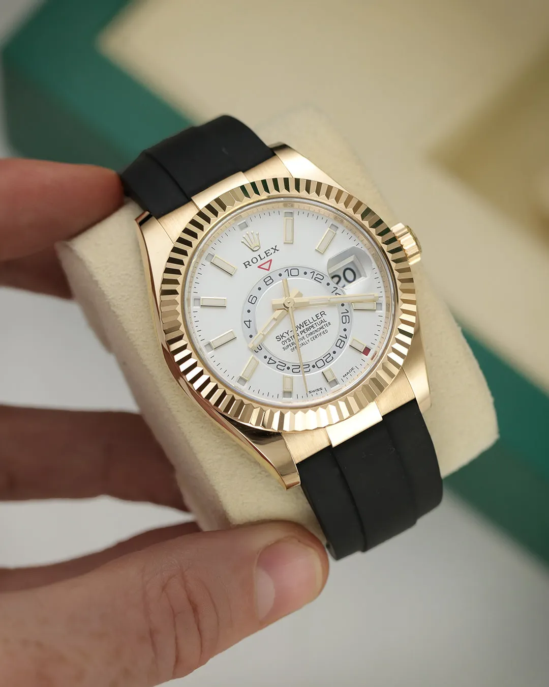 Rolex Sky-Dweller 326933 42mm Yellow gold White 7