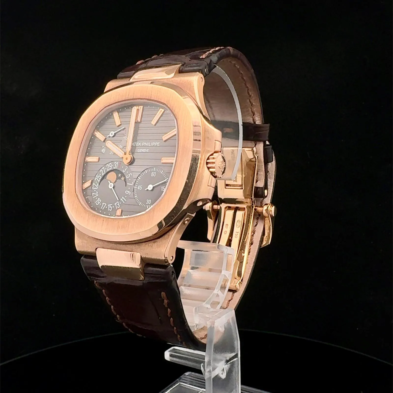 Patek Philippe Nautilus 5712GR-001 40mm Rose gold 2