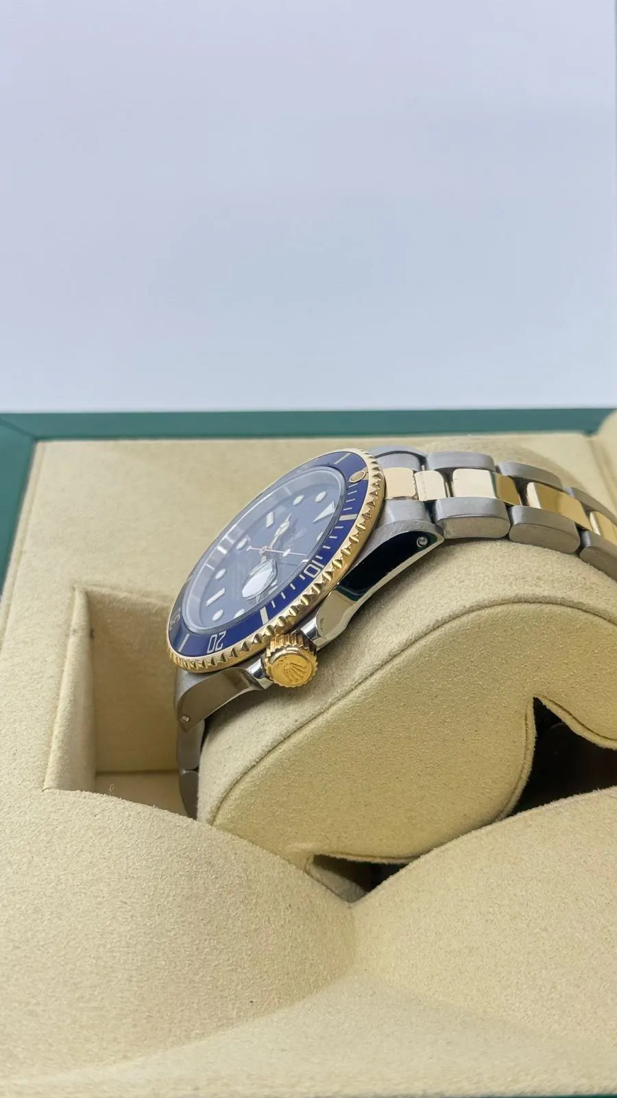 Rolex Submariner 16803 40mm Yellow gold and Stainless steel Blue 3