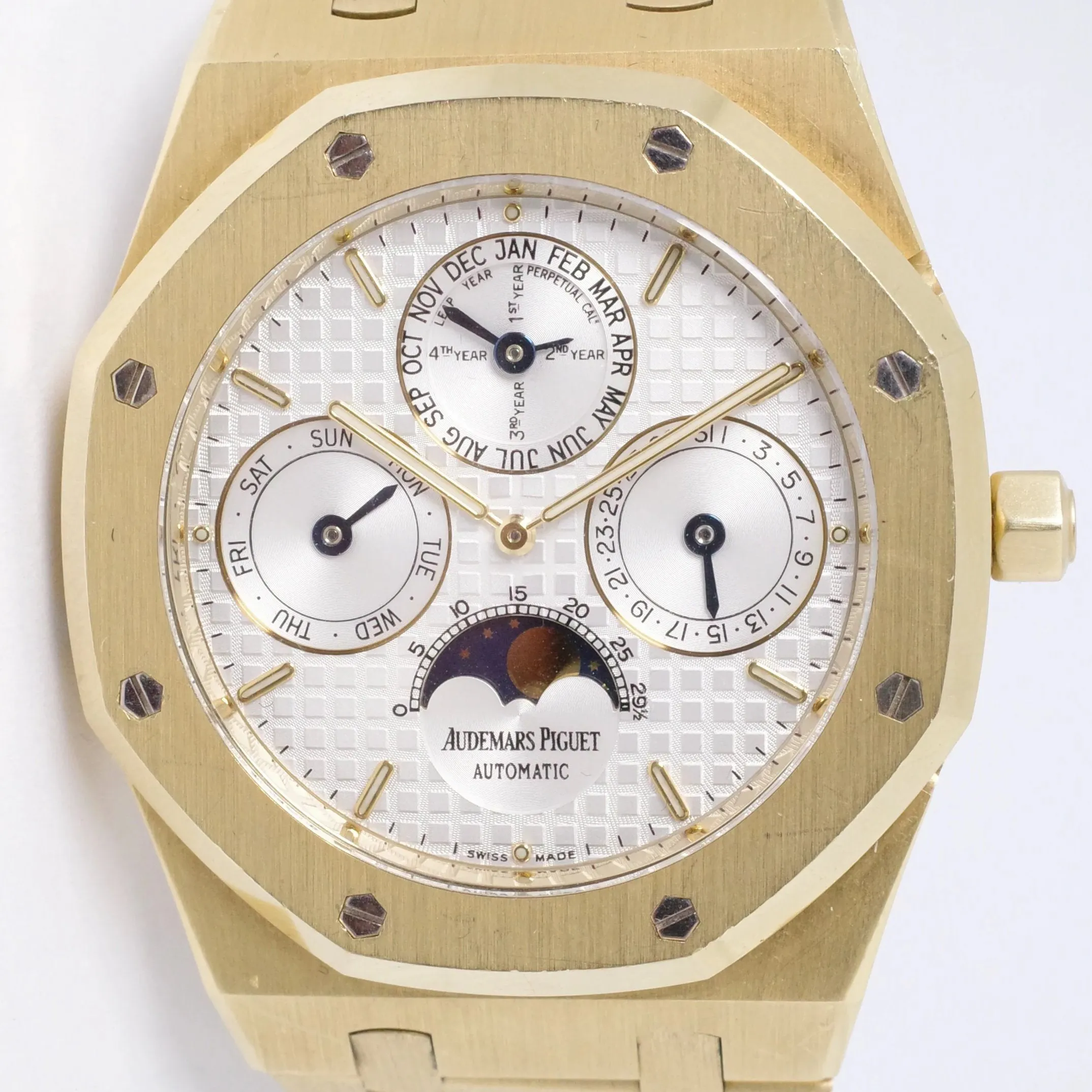 Audemars Piguet Royal Oak Perpetual Calendar 25820BA.OO.0944BA.02 39mm Yellow gold Silver