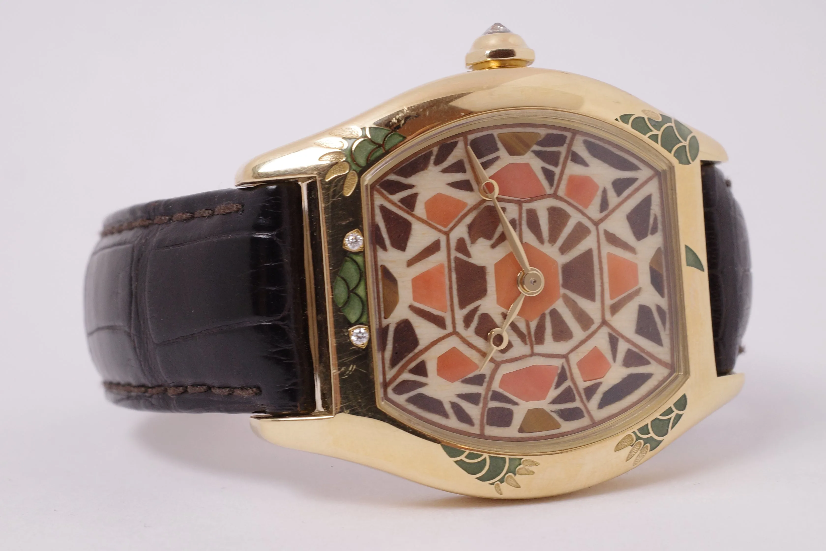 Cartier Tortue 34mm Yellow gold Brown 1