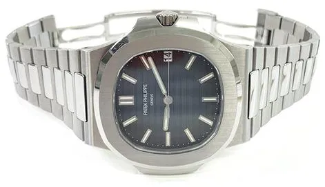 Patek Philippe Nautilus 5711/1A-010 40mm Stainless steel Blue 2