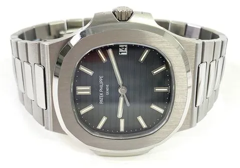 Patek Philippe Nautilus 5711/1A-010 40mm Stainless steel Blue 3