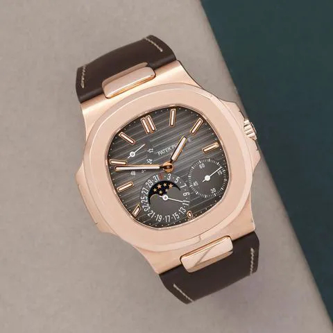 Patek Philippe Nautilus 5712R-001 40mm Rose gold Brown 1