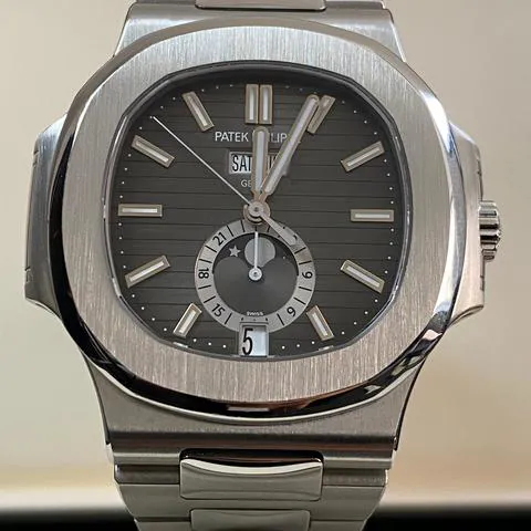 Patek Philippe Nautilus 5726/1A-001 40.5mm Stainless steel Gray 9