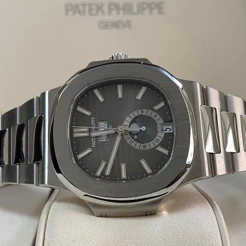 Patek Philippe Nautilus 5726/1A-001 40.5mm Stainless steel Gray 3