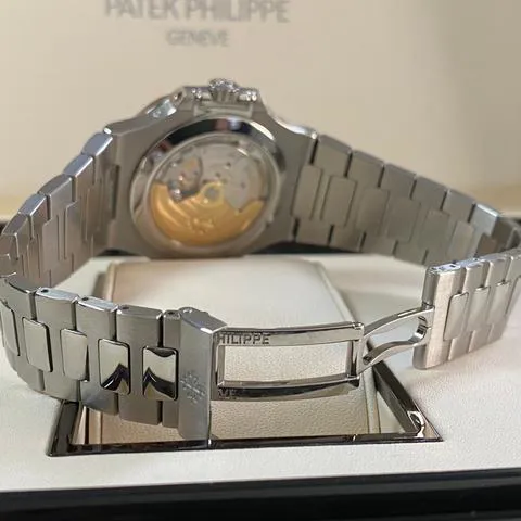 Patek Philippe Nautilus 5726/1A-001 40.5mm Stainless steel Gray 8