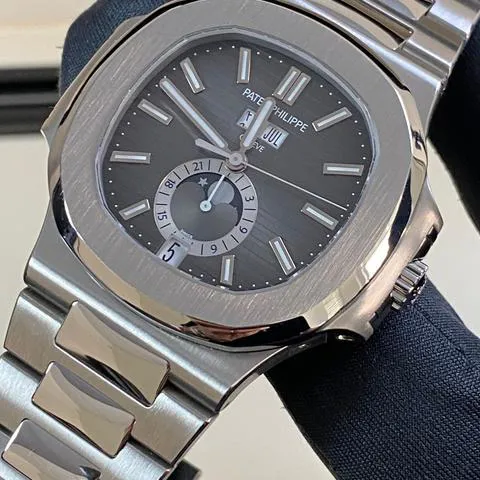 Patek Philippe Nautilus 5726/1A-001 40.5mm Stainless steel Gray 7