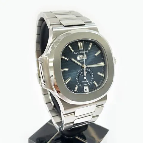 Patek Philippe Nautilus 5726/1A 40mm Stainless steel Blue 9