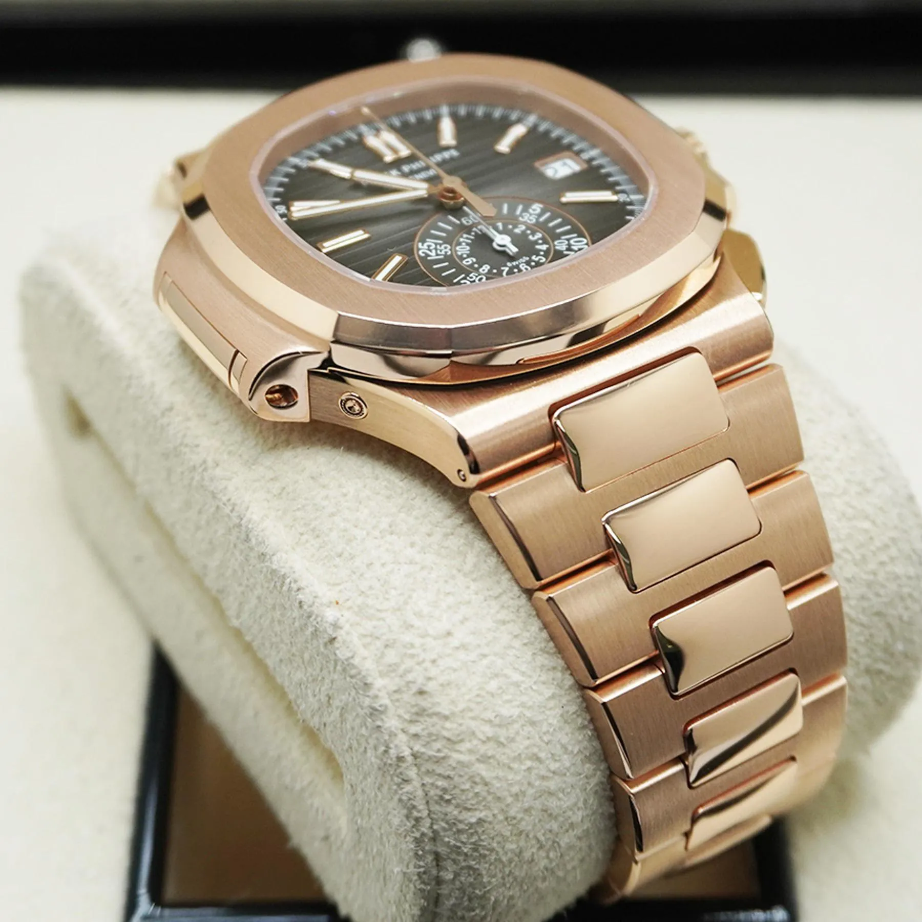 Patek Philippe Nautilus 5980/1R-001 40.5mm Rose gold Black 2