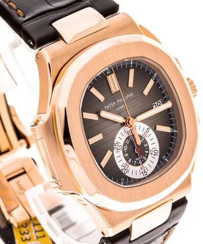 Patek Philippe Nautilus 5980R-001 40.5mm Rose gold Brown 5