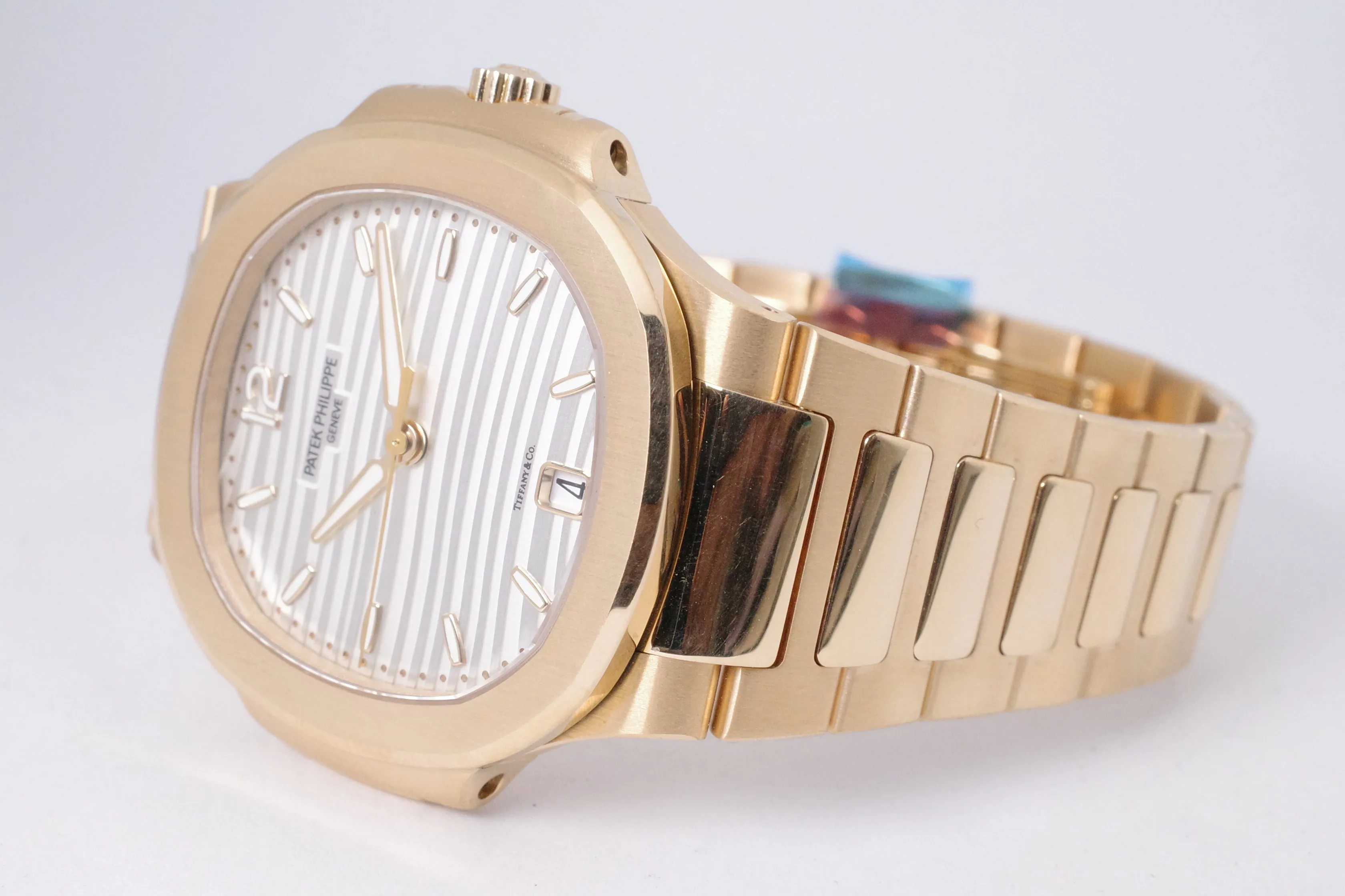 Patek Philippe Nautilus 7118/1R-001 35mm Rose gold Silver 1