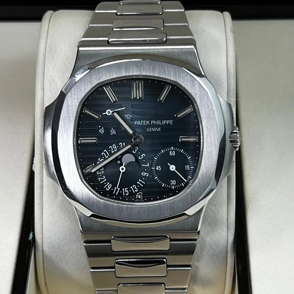 Patek Philippe Nautilus Moonphase 5712/1A-001 40mm Stainless steel Blue