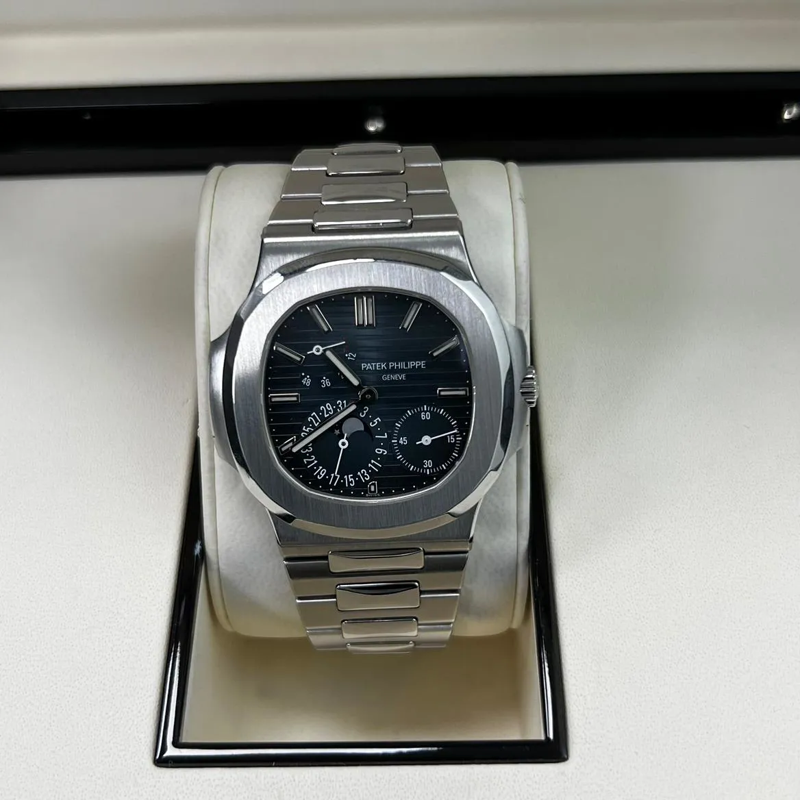 Patek Philippe Nautilus Moonphase 5712/1A-001 40mm Stainless steel Blue 7