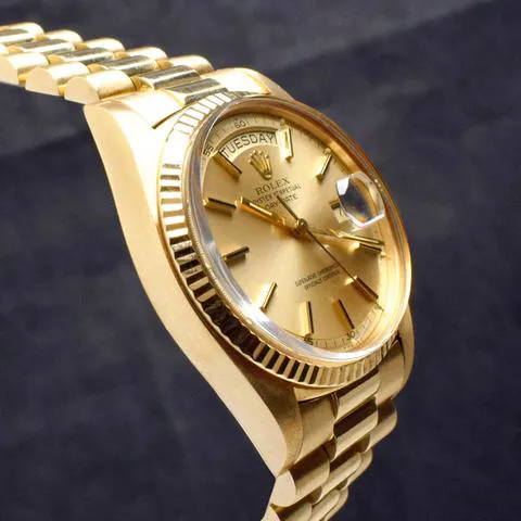 Rolex Day-Date 36 1803 36mm Yellow gold Champagne 3