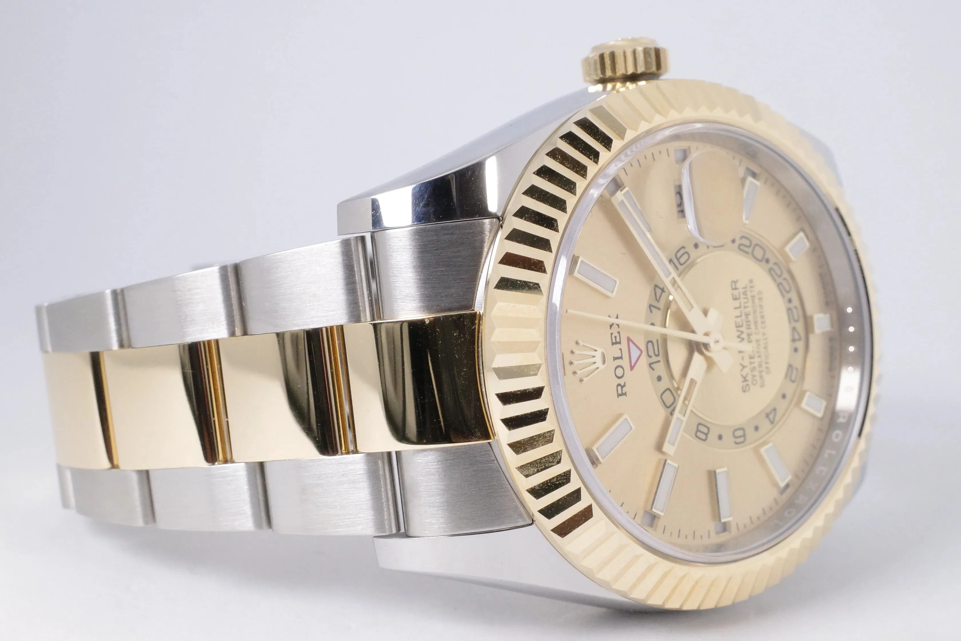 Rolex Sky-Dweller 326933 42mm TWO TONE Black 2