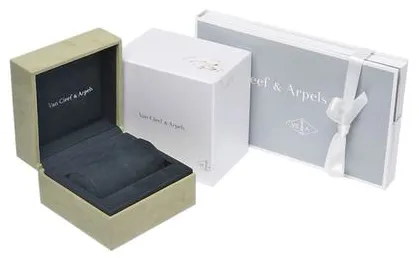 Van Cleef & Arpels Alhambra VCARF52800 30mm Yellow gold Mother-of-pearl 4