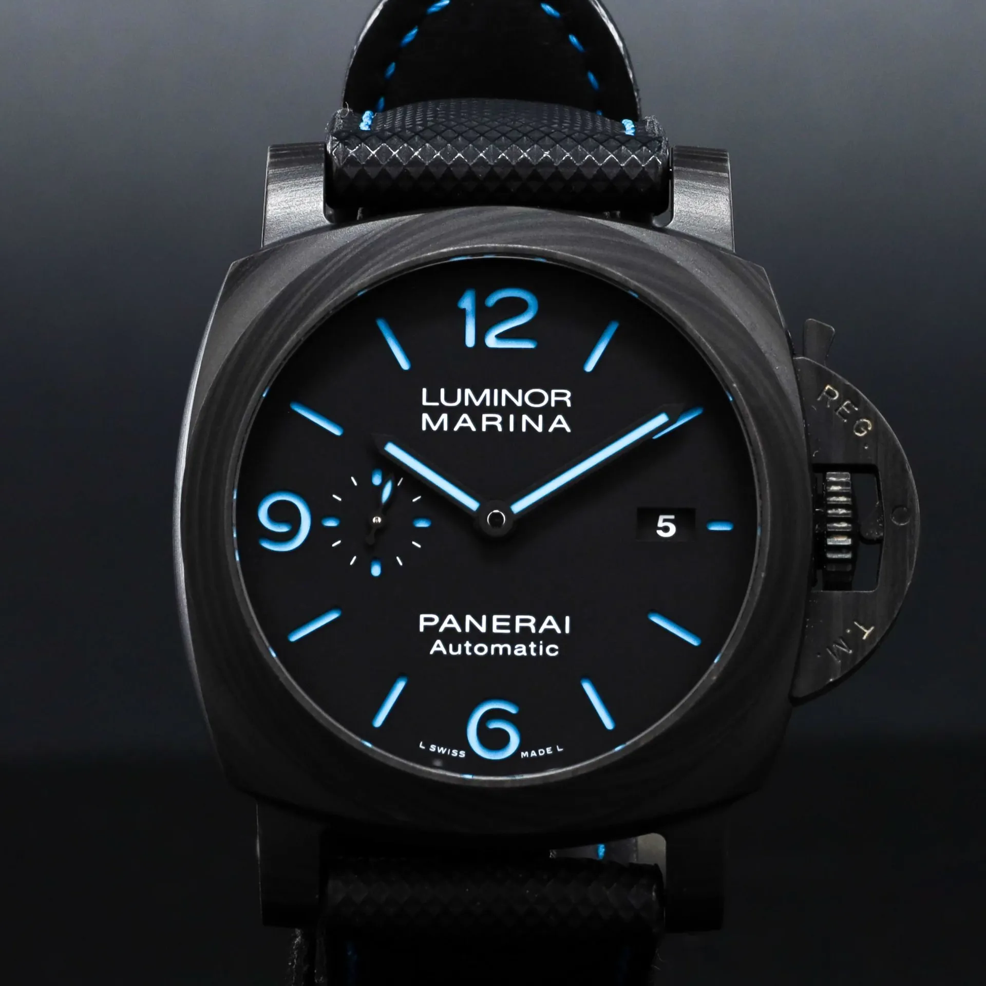 Panerai Luminor GMT Automatic PAM 01661 44mm Carbon fiber and Titanium Black