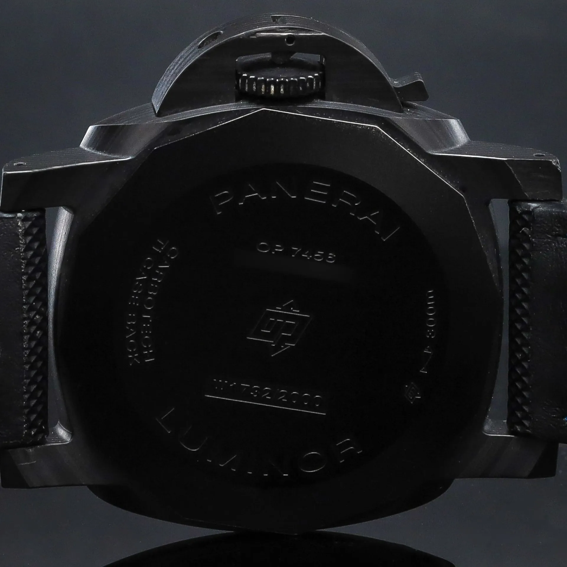 Panerai Luminor GMT Automatic PAM 01661 44mm Carbon fiber and Titanium Black 3