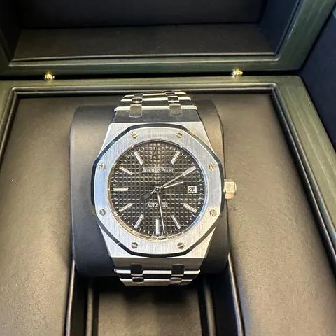 Audemars Piguet Royal Oak 15300ST.OO.1220ST.03 39mm Stainless steel Black