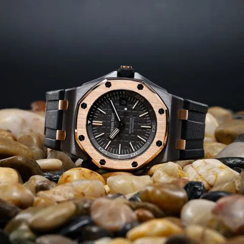 Audemars Piguet Royal Oak Offshore Diver 15709TR.OO.A005CR.01 42mm Rose gold Gray